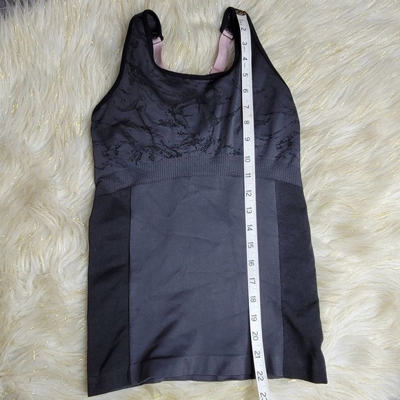 Fabletics Eliza Seamless Tank - Picture 11 of 12